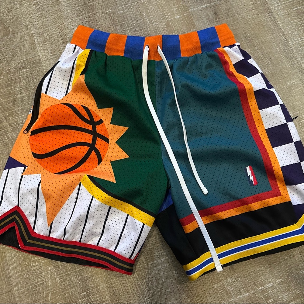 Collect & Select Trillest What The Basketball Shorts sz M Kobe + and